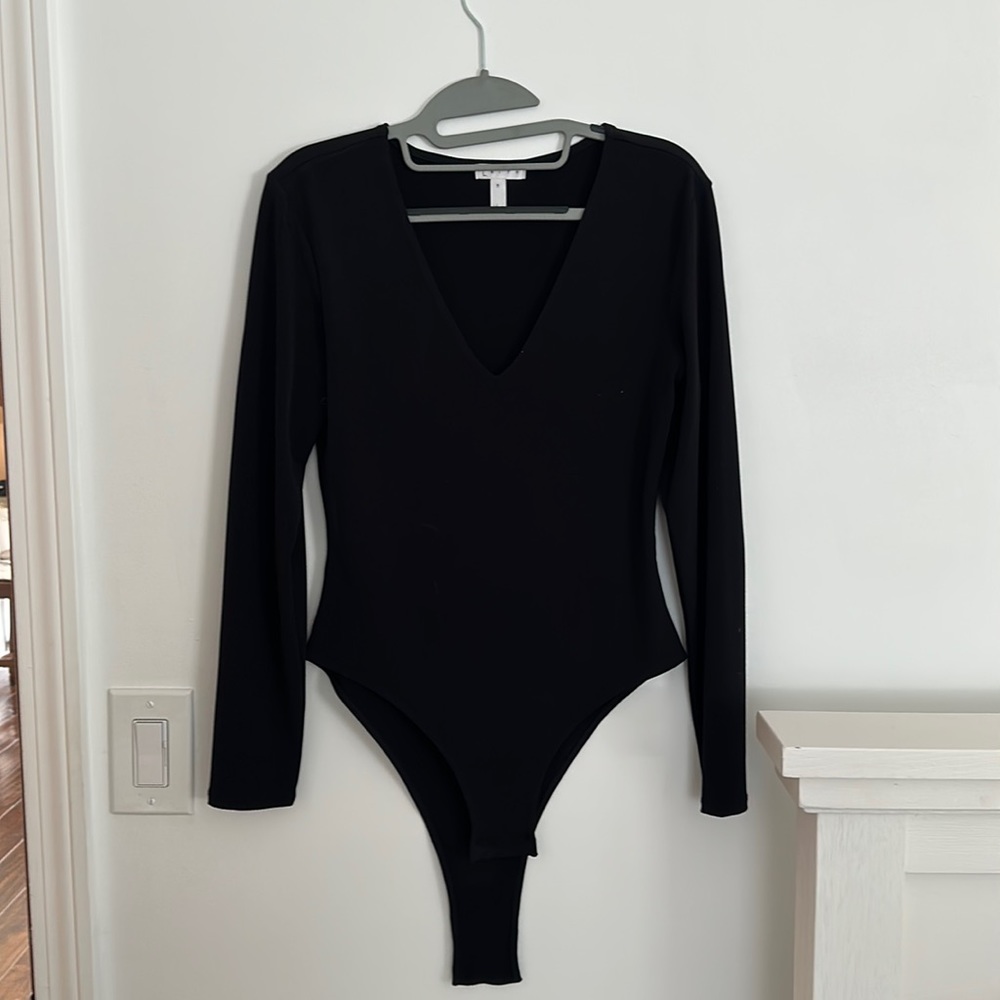 Leith Women’s Medium Black v-neck Body Suit